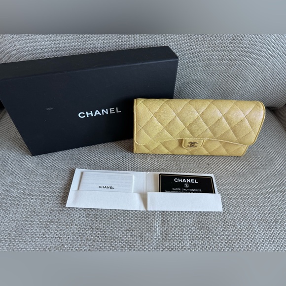 Rare/Like New Chanel Matelasse Yellow Iridescent Wallet - Picture 2 of 7